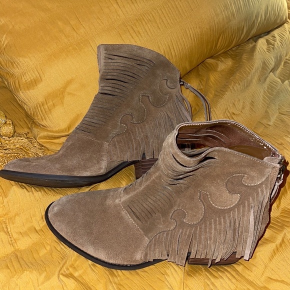 Yellow Box Booties - Picture 6 of 12